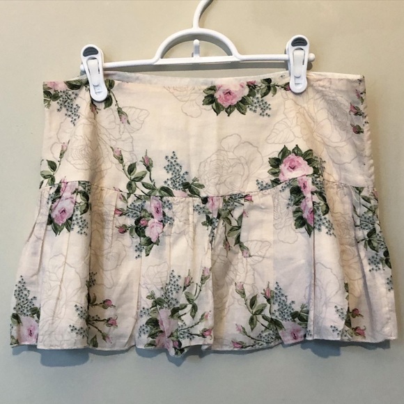 Pretty Skirt in Excellent Condition - Picture 1 of 4